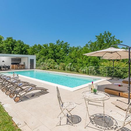Villas Martincici With Large Pool Groznjan Exterior photo