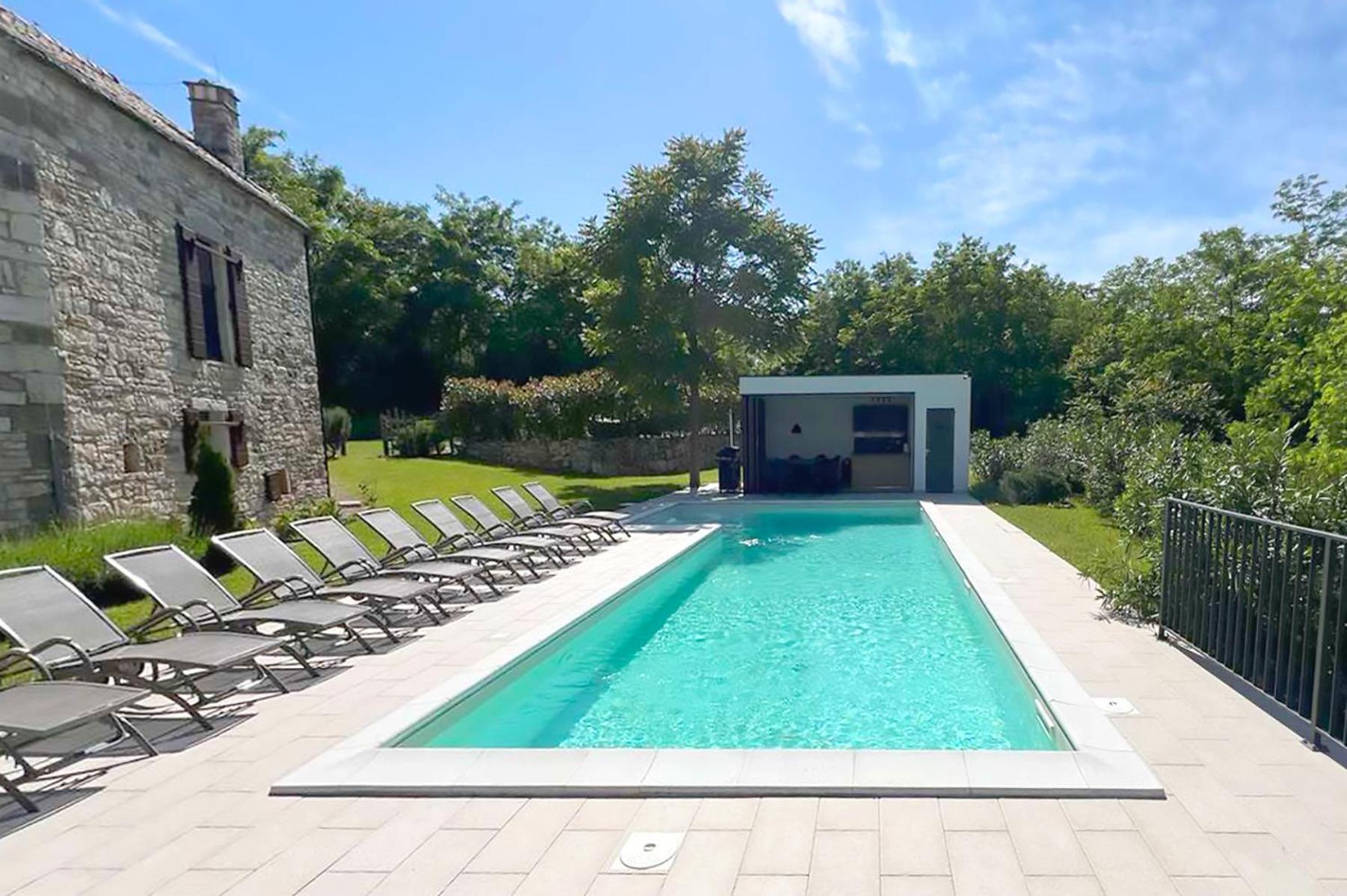 Villas Martincici With Large Pool Groznjan Exterior photo