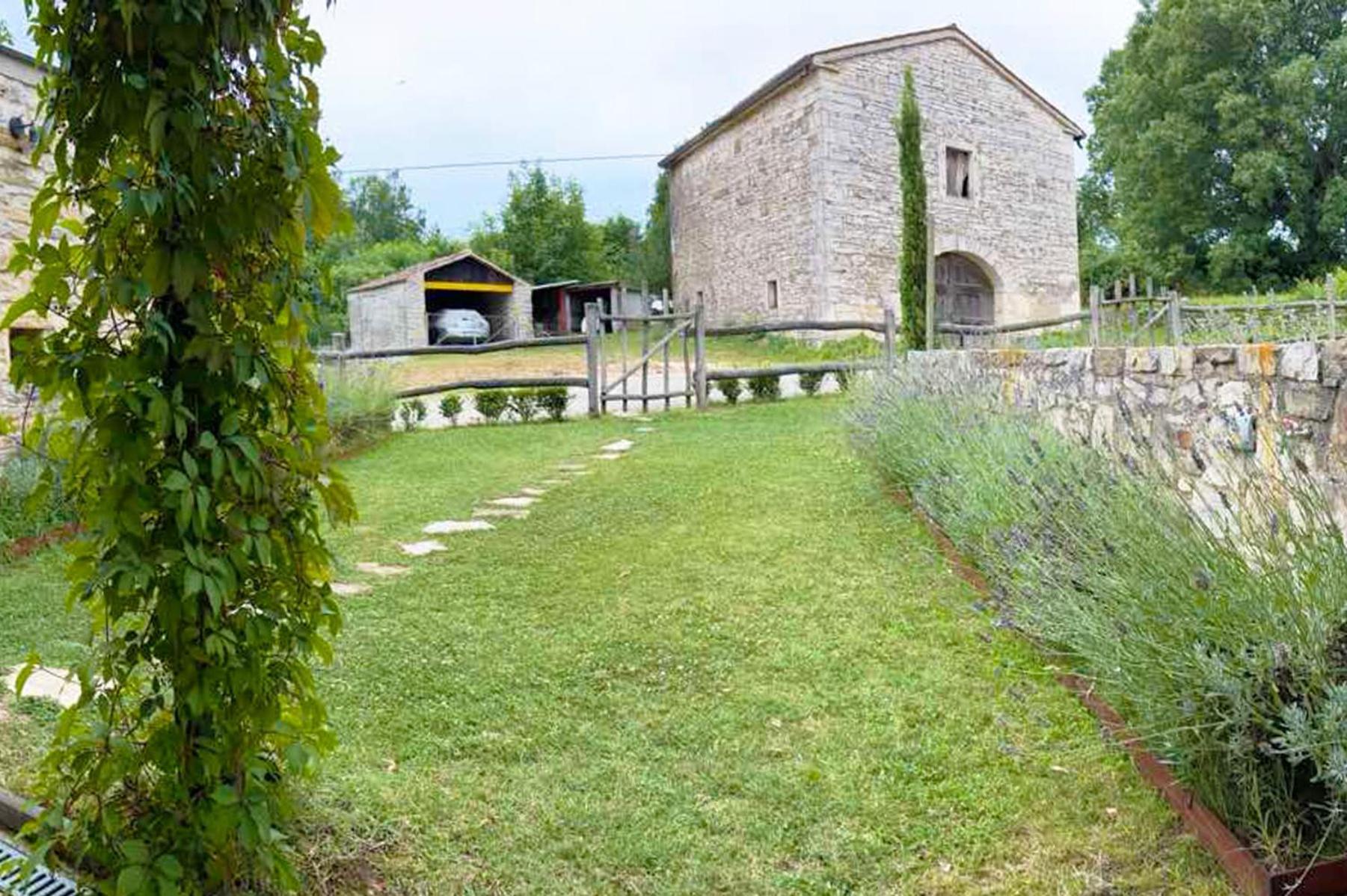 Villas Martincici With Large Pool Groznjan Exterior photo